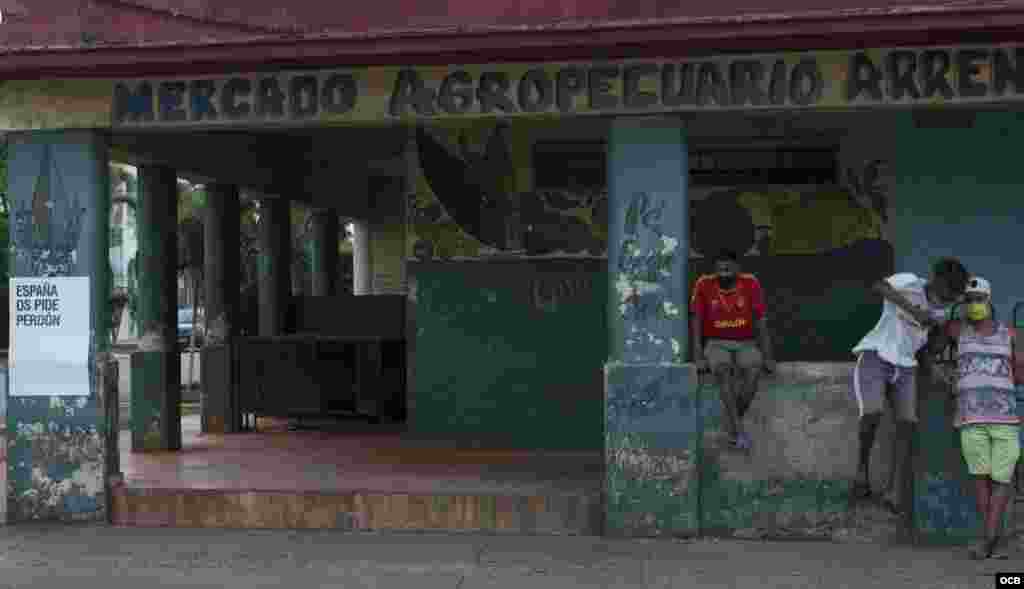 Perdón Español en las calles de La Habana, obra del artista Abel Azcona