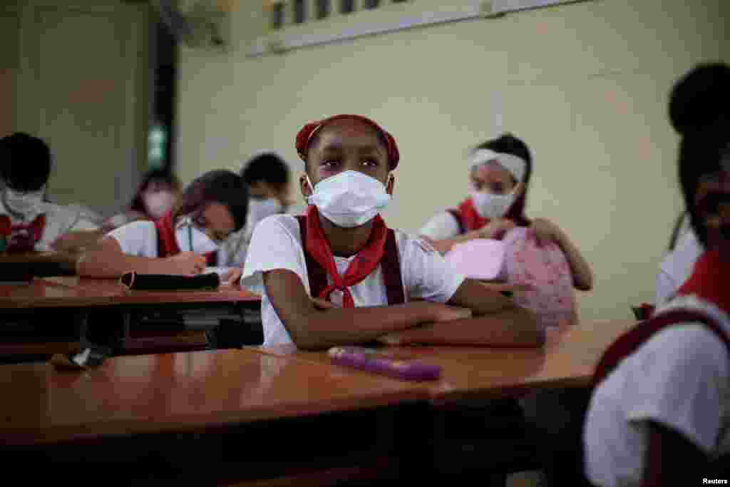 A partir del 15 de marzo comenzará en Sancti Spíritus el segundo semestre del curso escolar con las teleclases. (REUTERS/Alexandre Meneghini)